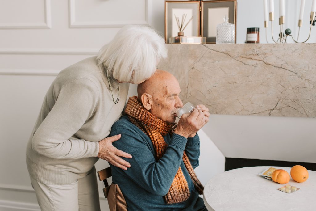 EL CANCER EN PERSONAS MAYORES DE 80 AÑOS. CARATERÍSTICAS, RETOS Y
